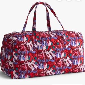 NWT Vera Bradley Large “Bow Show”Travel Duffel Bag